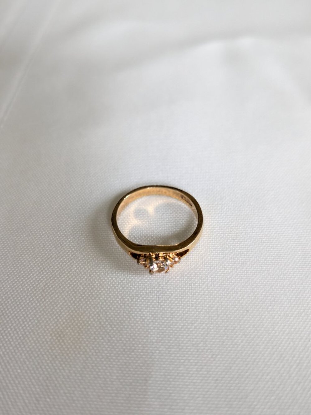 Gold-toned Crystal CZ Ring Vintage Size 8.75 - Picture 10 of 10